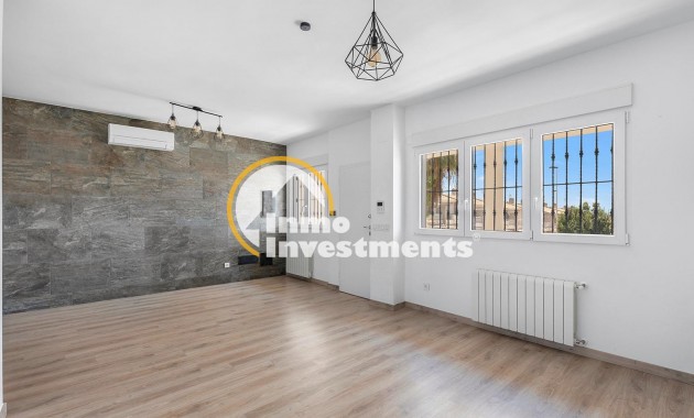 Bestaande bouw - Villa - Torrevieja - Aguas Nuevas