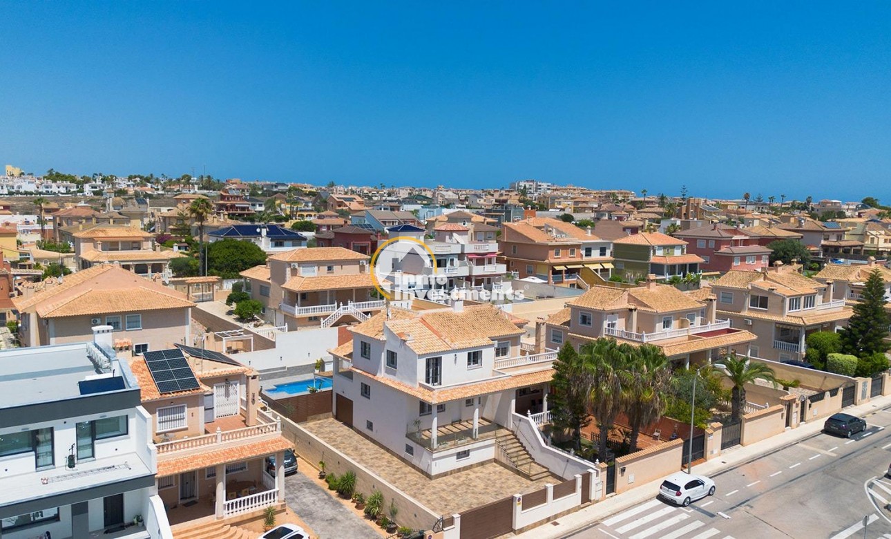 Bestaande bouw - Villa - Torrevieja - Aguas Nuevas