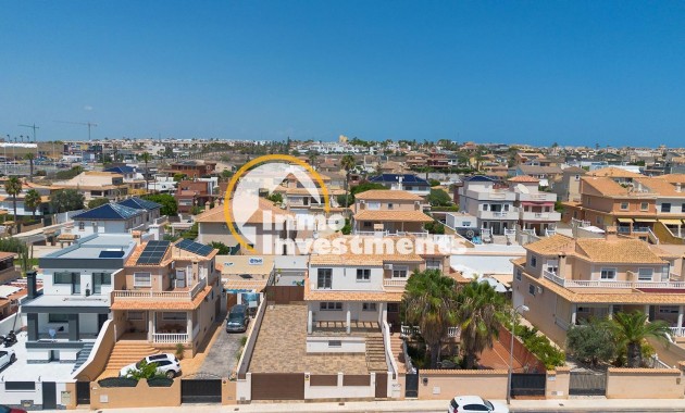 Bestaande bouw - Villa - Torrevieja - Aguas Nuevas