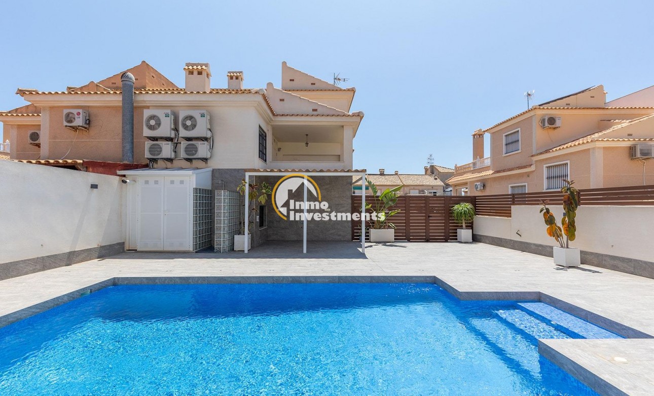 Bestaande bouw - Villa - Torrevieja - Aguas Nuevas