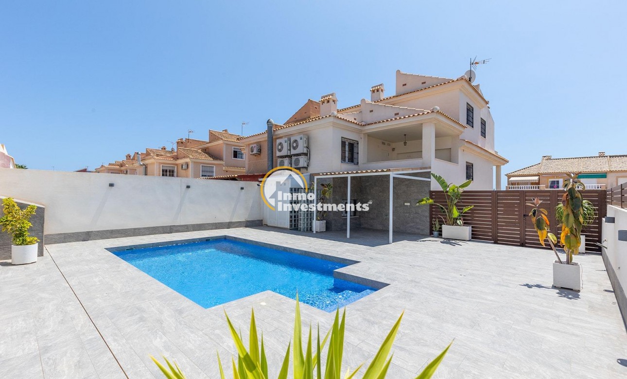 Bestaande bouw - Villa - Torrevieja - Aguas Nuevas