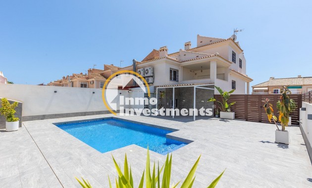 Bestaande bouw - Villa - Torrevieja - Aguas Nuevas