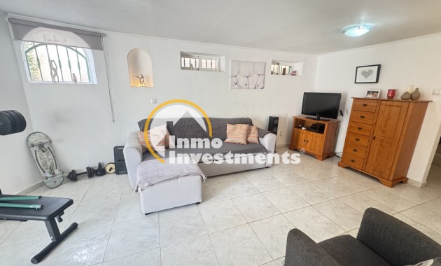 Resale - Villa - Villamartin - El Galan