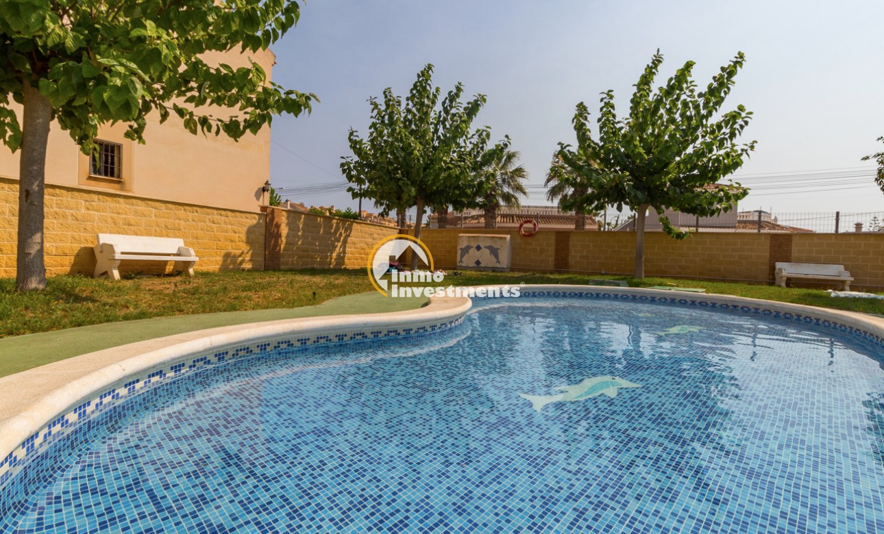 Resale - Apartment - Torrevieja - La Siesta
