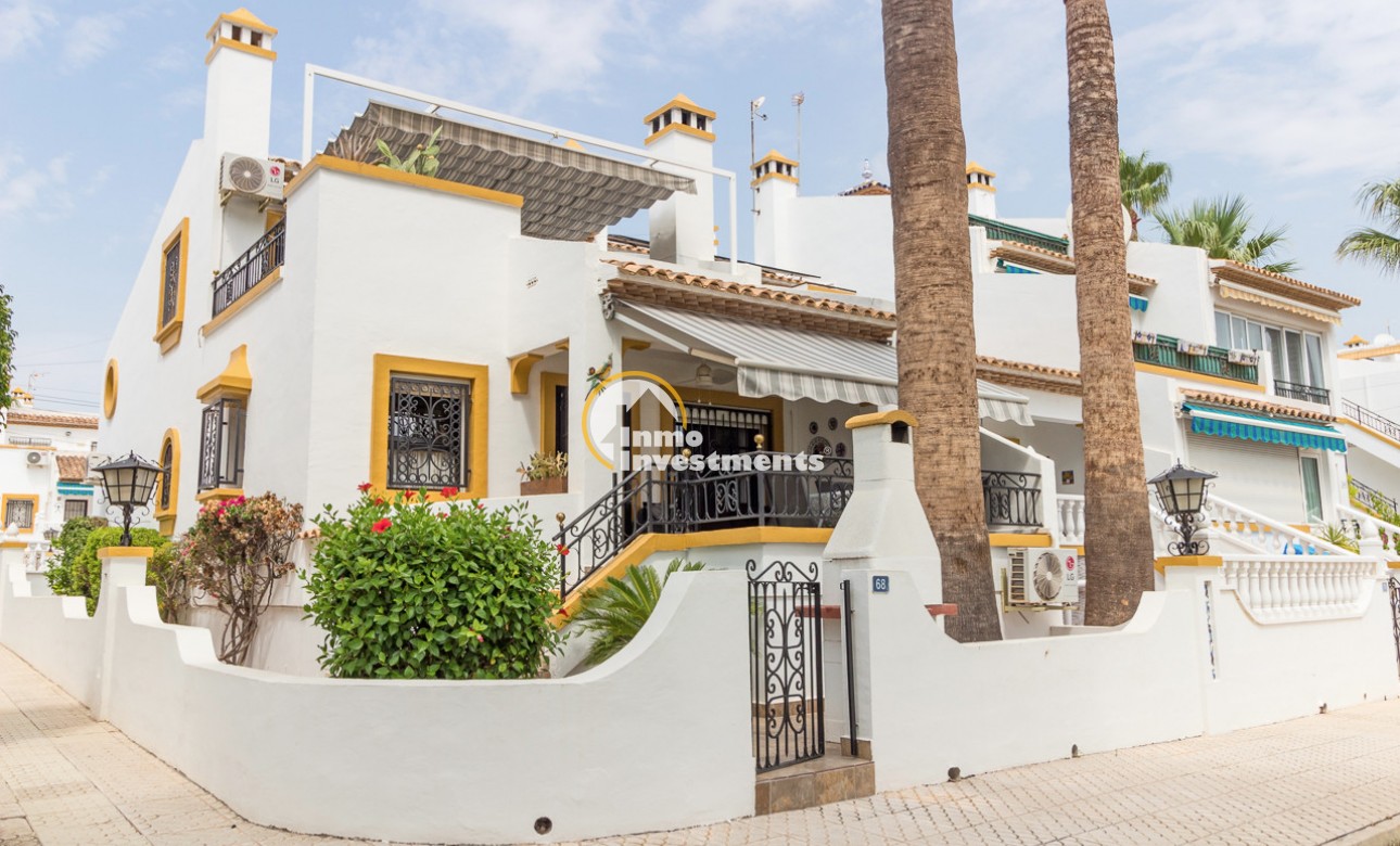 Resale - Semi detached villa - Villamartin - Valencias