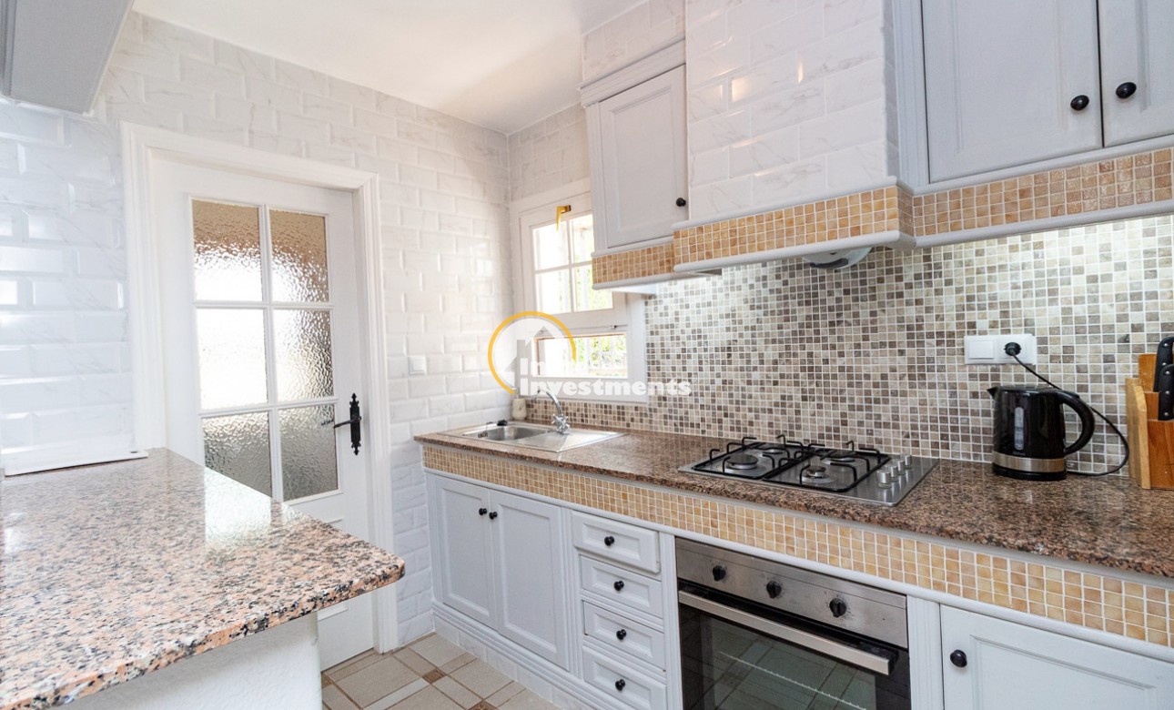 Resale - Semi detached villa - Villamartin - Valencias