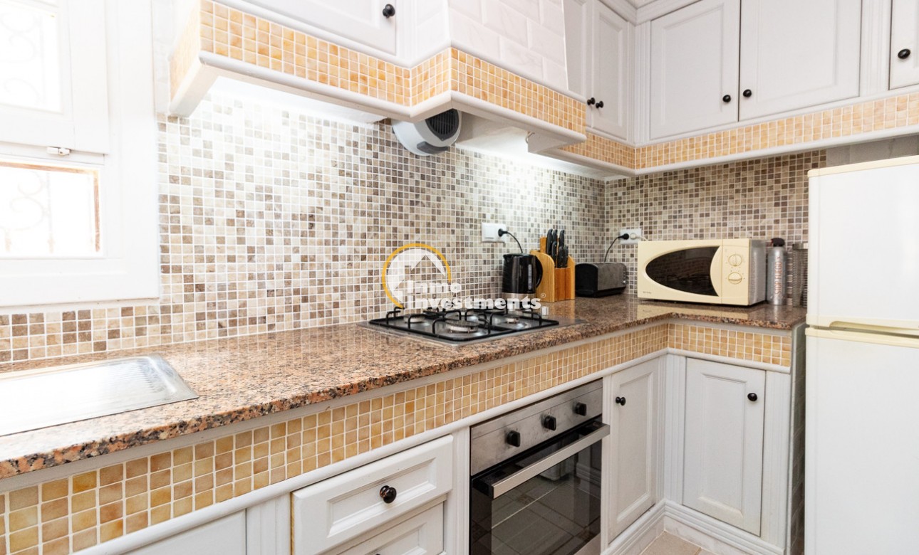 Resale - Semi detached villa - Villamartin - Valencias