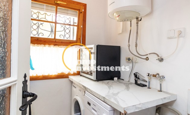 Resale - Semi detached villa - Villamartin - Valencias