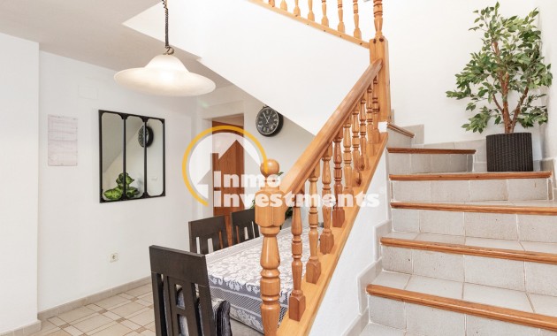 Resale - Semi detached villa - Villamartin - Valencias