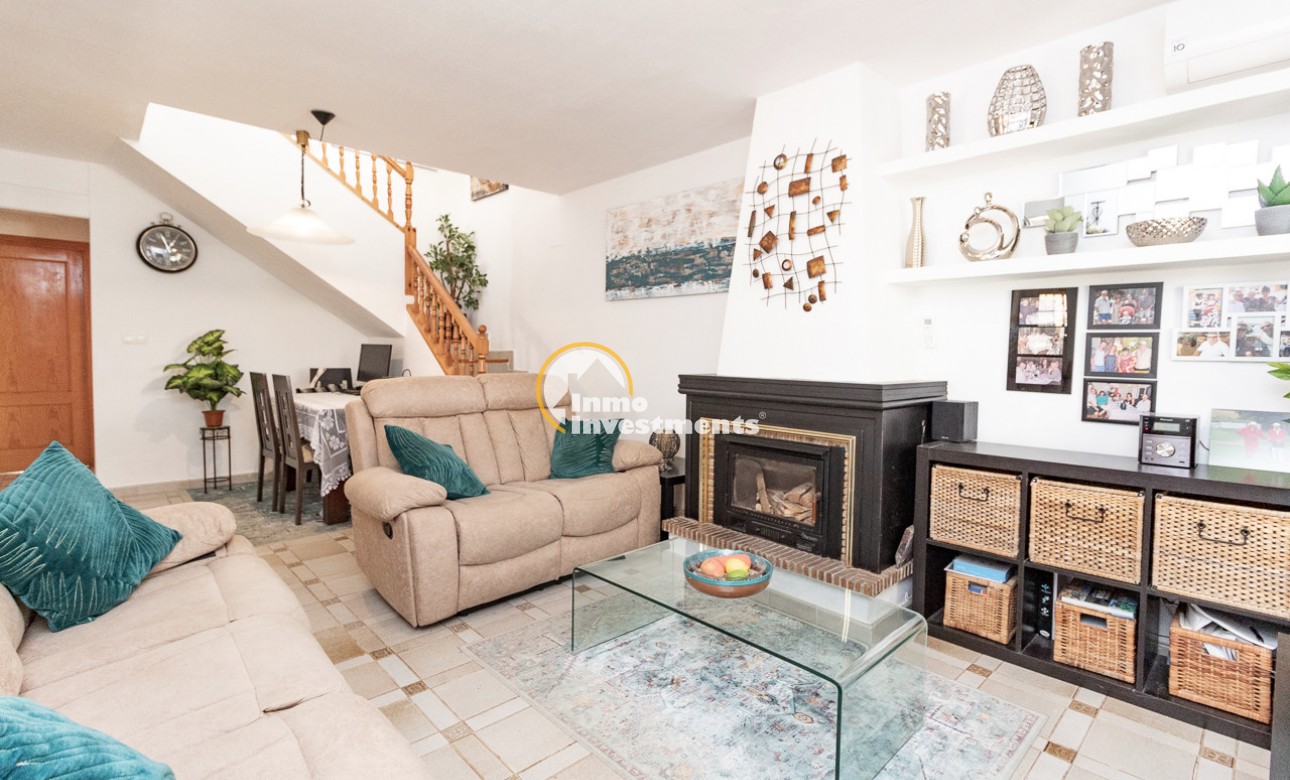 Resale - Semi detached villa - Villamartin - Valencias