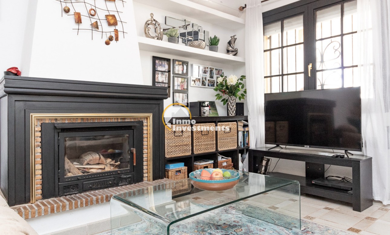 Resale - Semi detached villa - Villamartin - Valencias