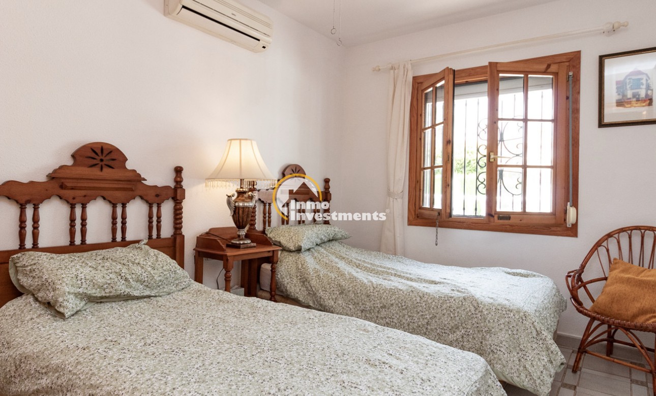 Resale - Semi detached villa - Villamartin - Valencias