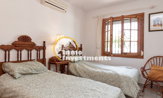 Resale - Semi detached villa - Villamartin - Valencias