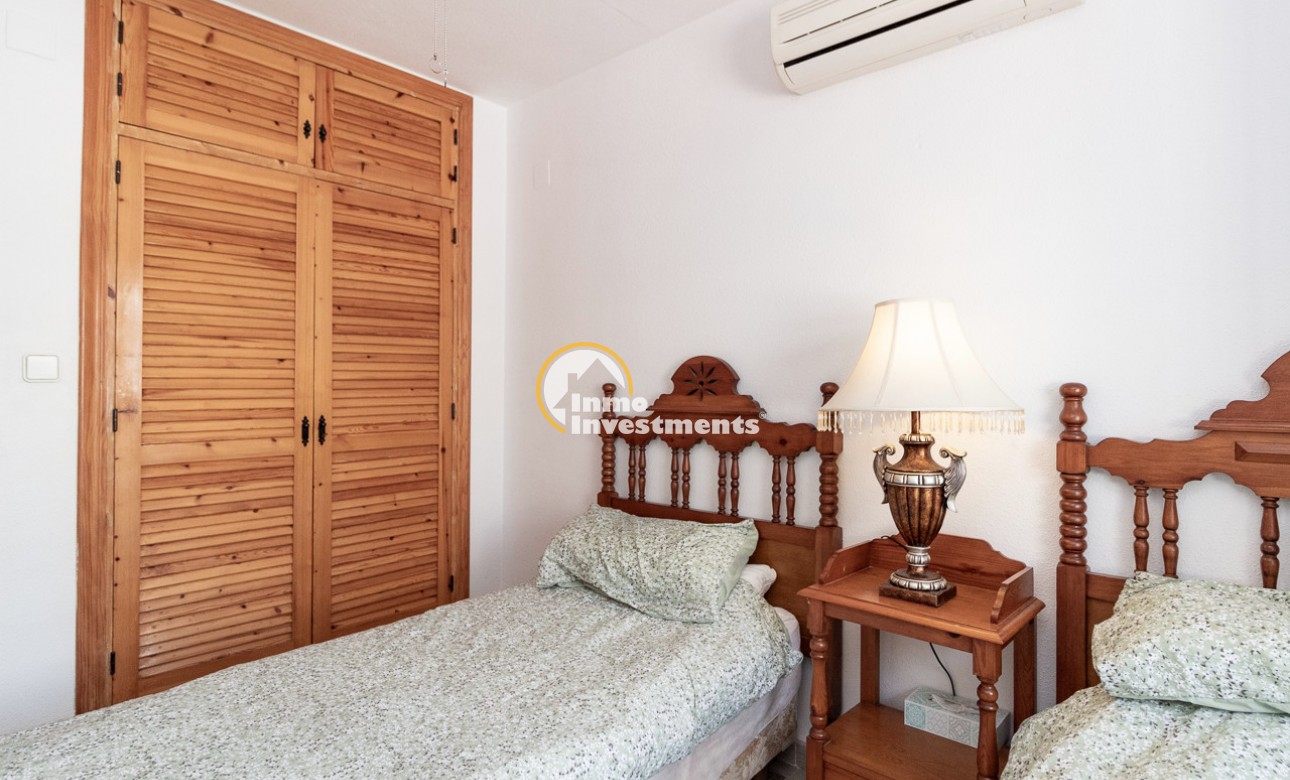 Resale - Semi detached villa - Villamartin - Valencias