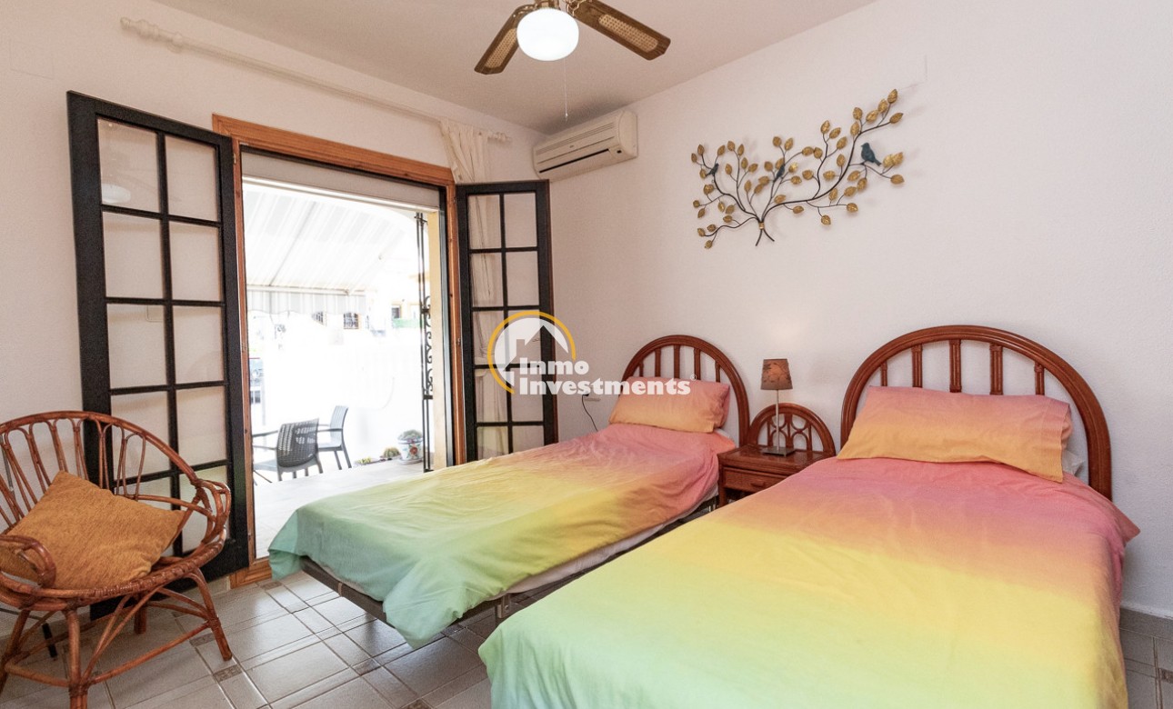 Resale - Semi detached villa - Villamartin - Valencias