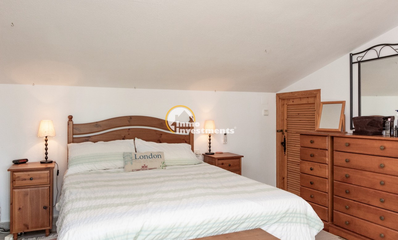 Resale - Semi detached villa - Villamartin - Valencias