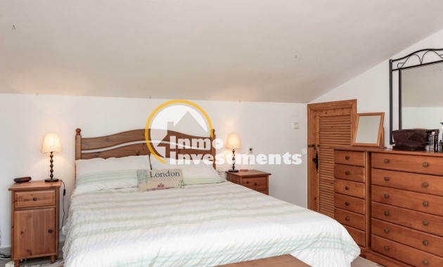 Resale - Semi detached villa - Villamartin - Valencias