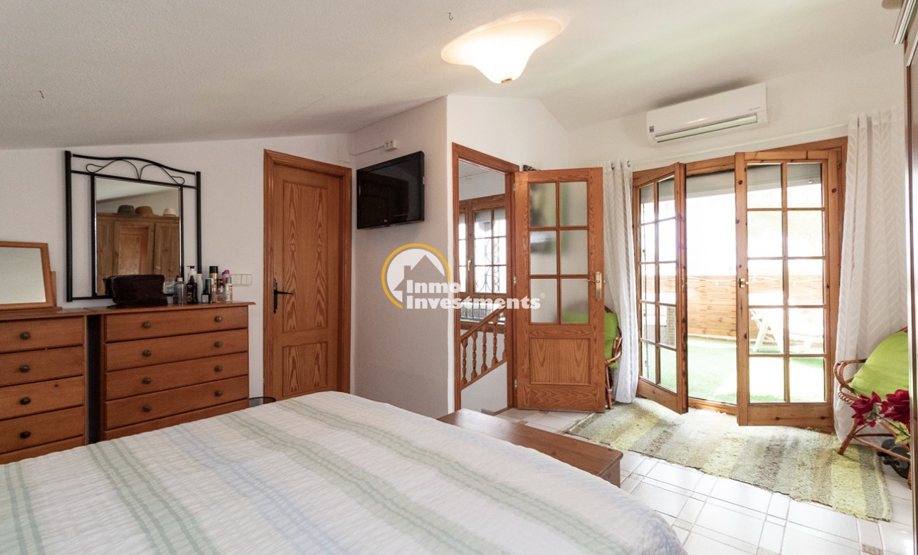 Resale - Semi detached villa - Villamartin - Valencias