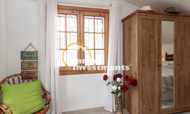 Resale - Semi detached villa - Villamartin - Valencias