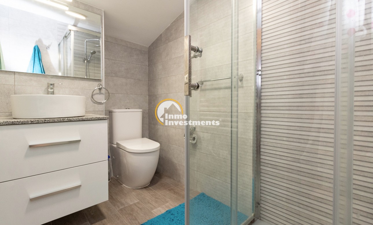 Resale - Semi detached villa - Villamartin - Valencias