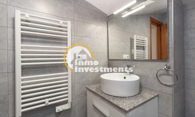 Resale - Semi detached villa - Villamartin - Valencias