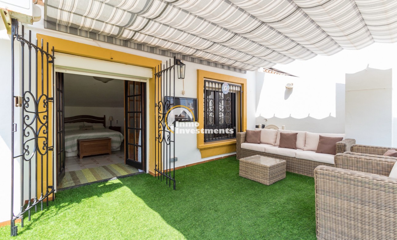 Resale - Semi detached villa - Villamartin - Valencias