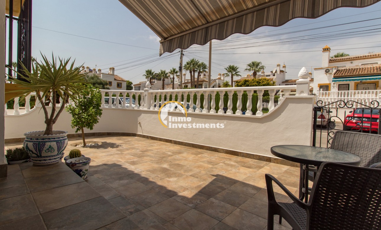 Resale - Semi detached villa - Villamartin - Valencias