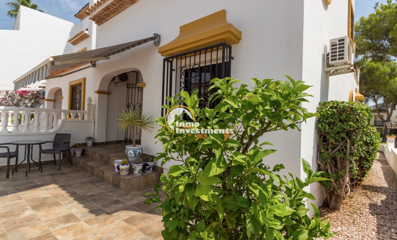Resale - Semi detached villa - Villamartin - Valencias