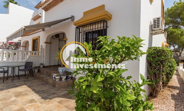 Resale - Semi detached villa - Villamartin - Valencias