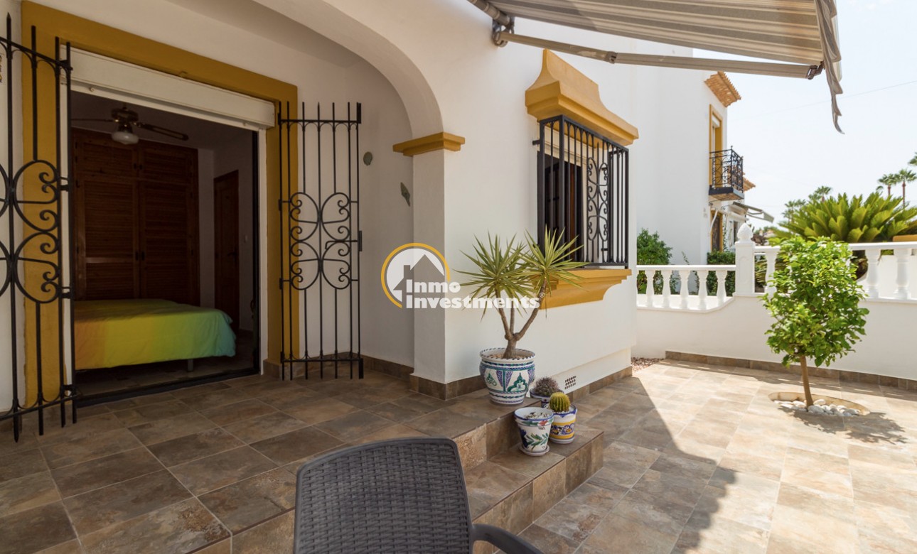 Resale - Semi detached villa - Villamartin - Valencias
