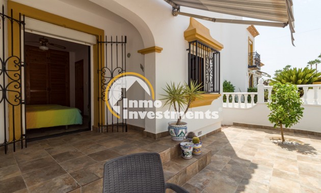 Resale - Semi detached villa - Villamartin - Valencias
