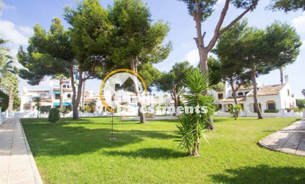 Resale - Semi detached villa - Villamartin - Valencias