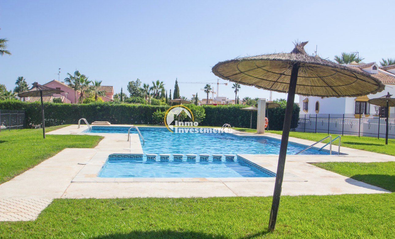 Resale - Semi detached villa - Villamartin - Valencias