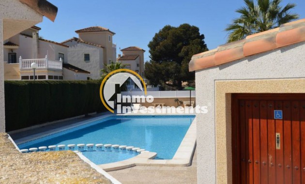 Resale - Villa - Algorfa - Montebello