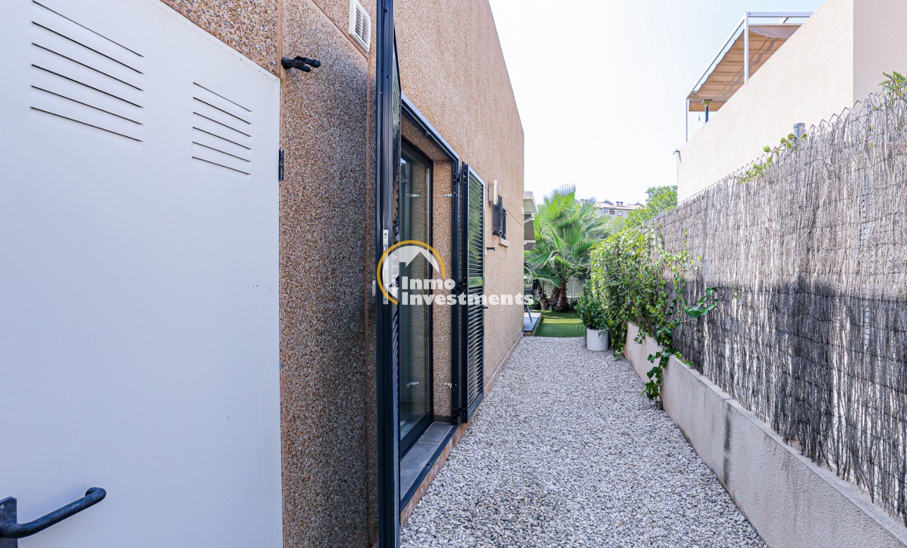 Resale - Villa - La Zenia