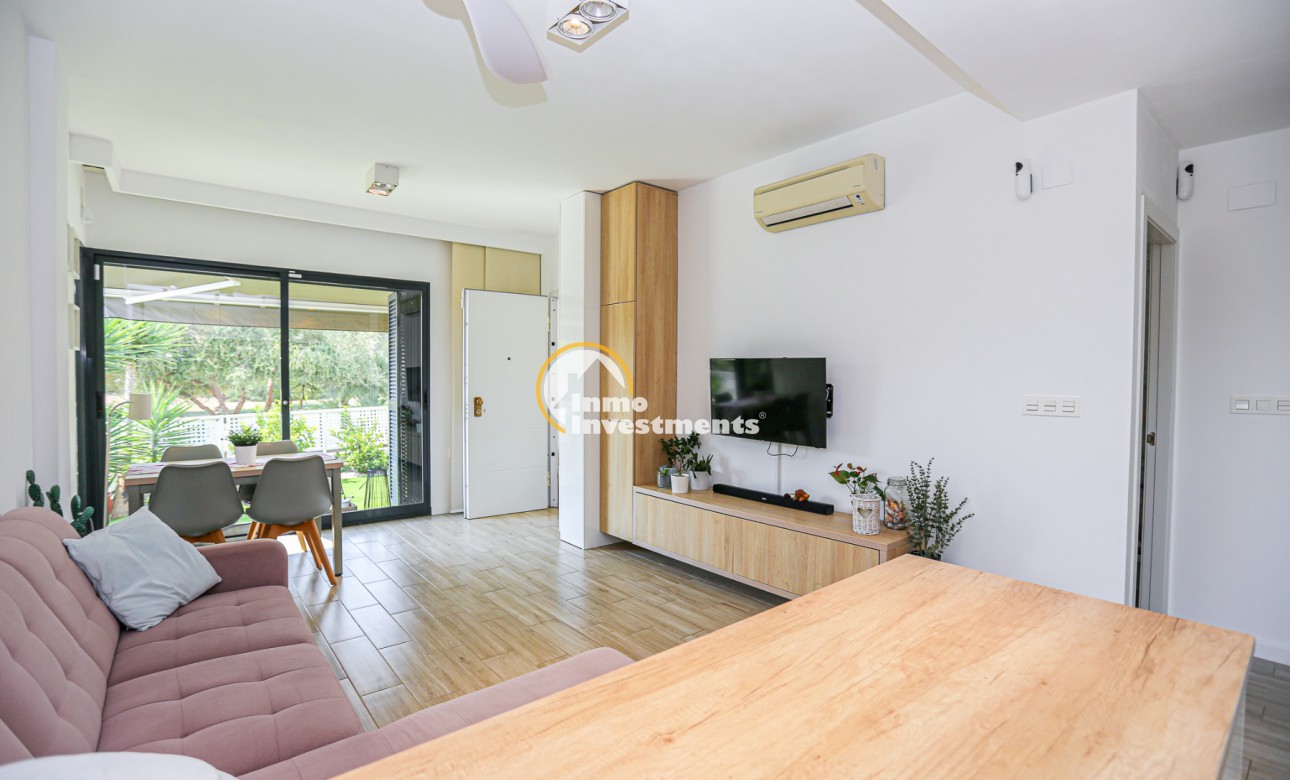 Resale - Villa - La Zenia