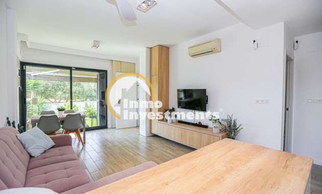 Resale - Villa - La Zenia