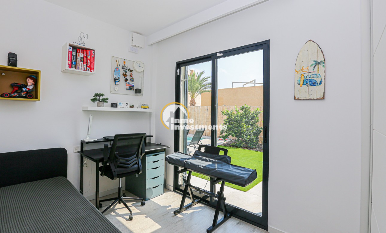 Resale - Villa - La Zenia