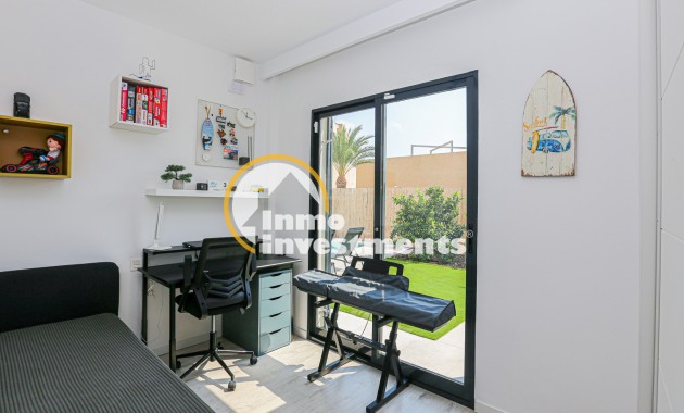 Resale - Villa - La Zenia