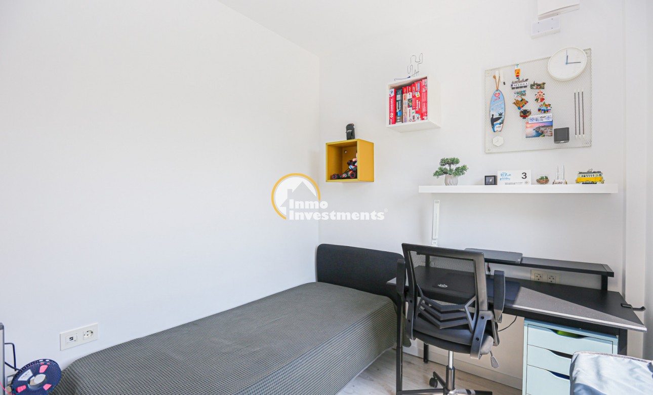 Resale - Villa - La Zenia