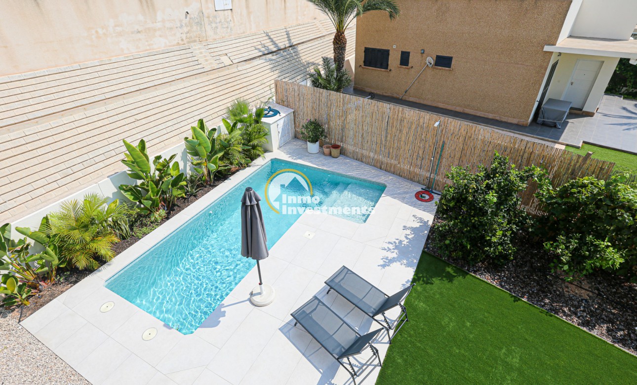 Resale - Villa - La Zenia