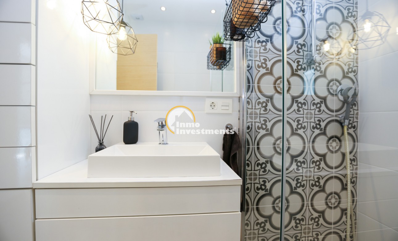 Resale - Villa - La Zenia