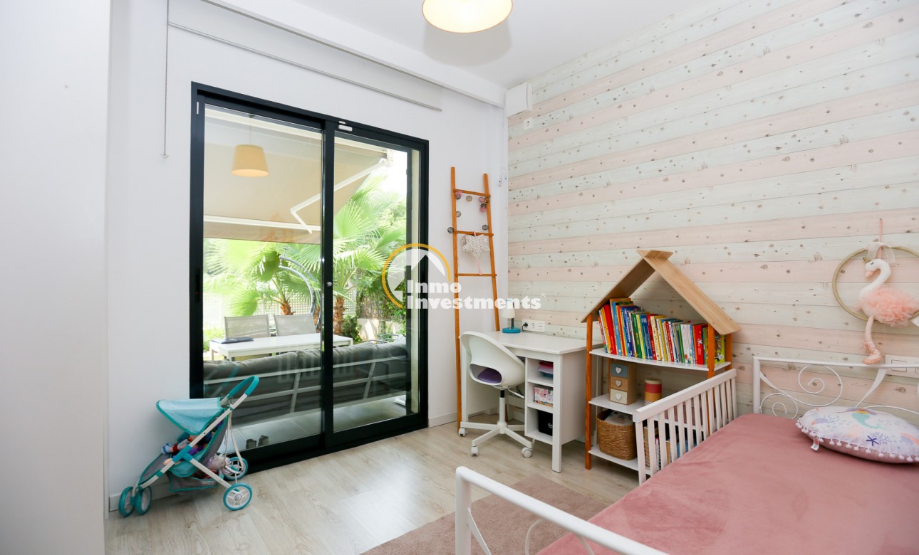 Resale - Villa - La Zenia