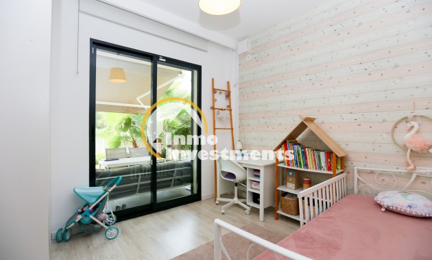 Resale - Villa - La Zenia