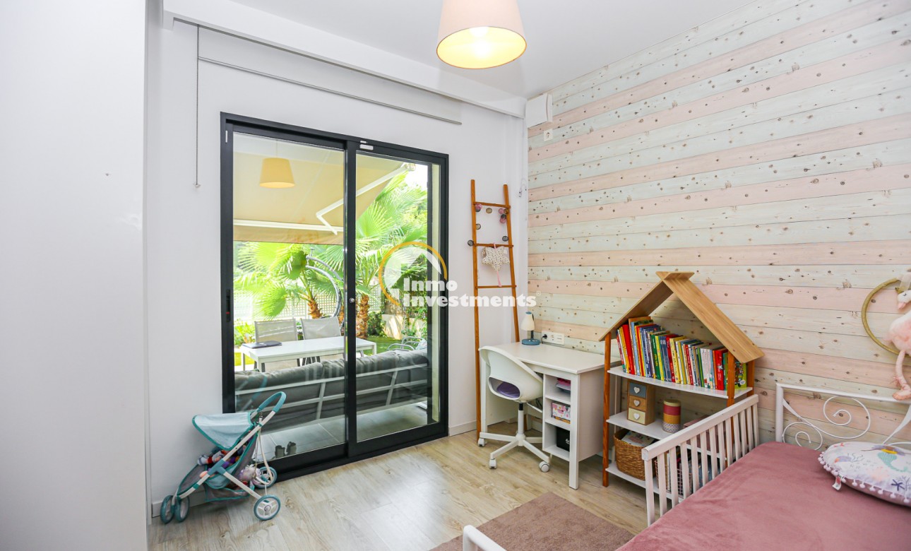 Resale - Villa - La Zenia