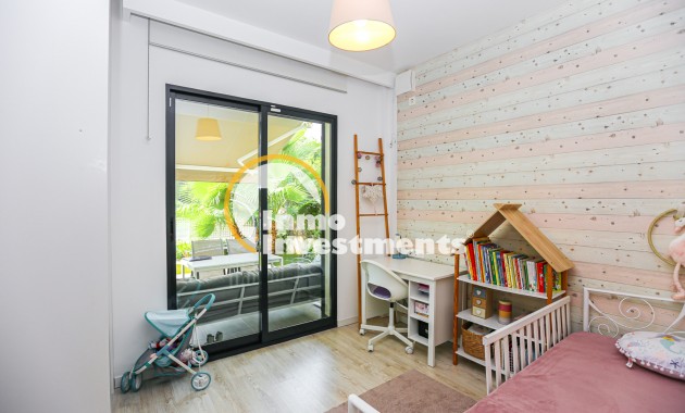 Resale - Villa - La Zenia