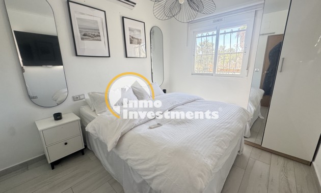 Resale - Villa - Villamartin - Blue Lagoon