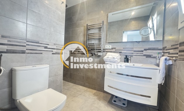 Resale - Villa - Villamartin - Blue Lagoon