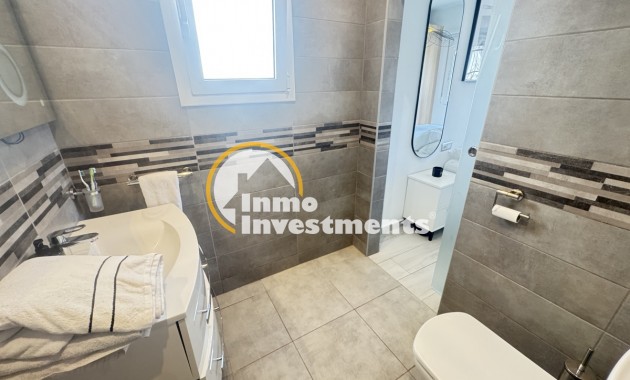 Resale - Villa - Villamartin - Blue Lagoon