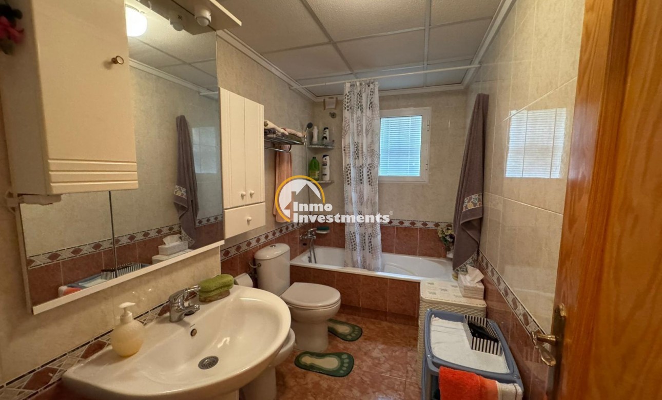 Resale - Apartment - Torrevieja - Torrevieja Centre